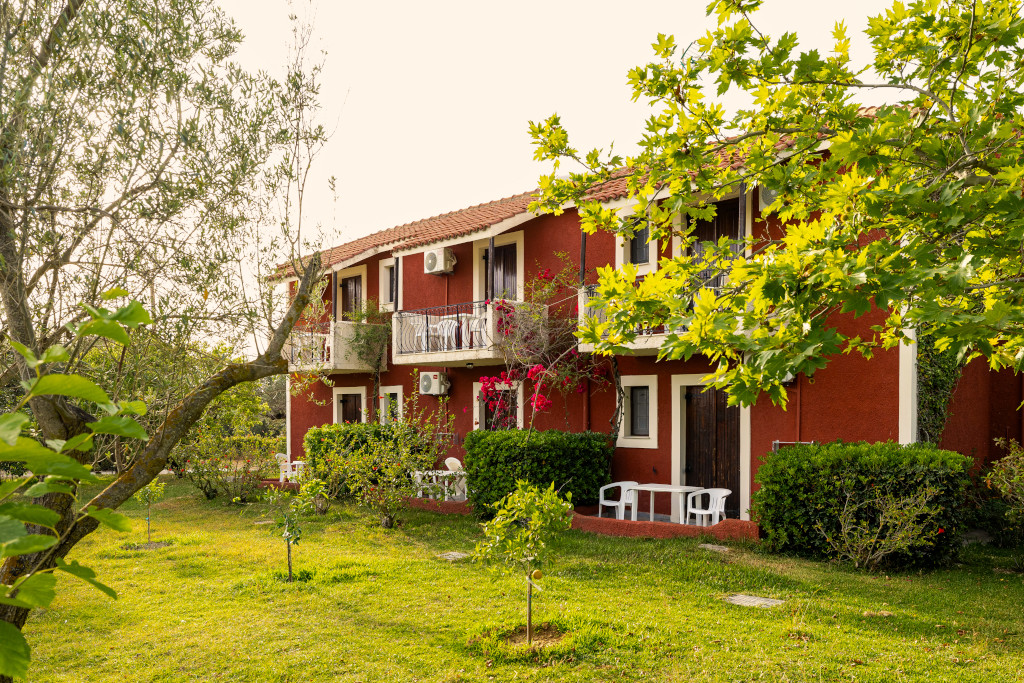 Villehardouin Farm Estate